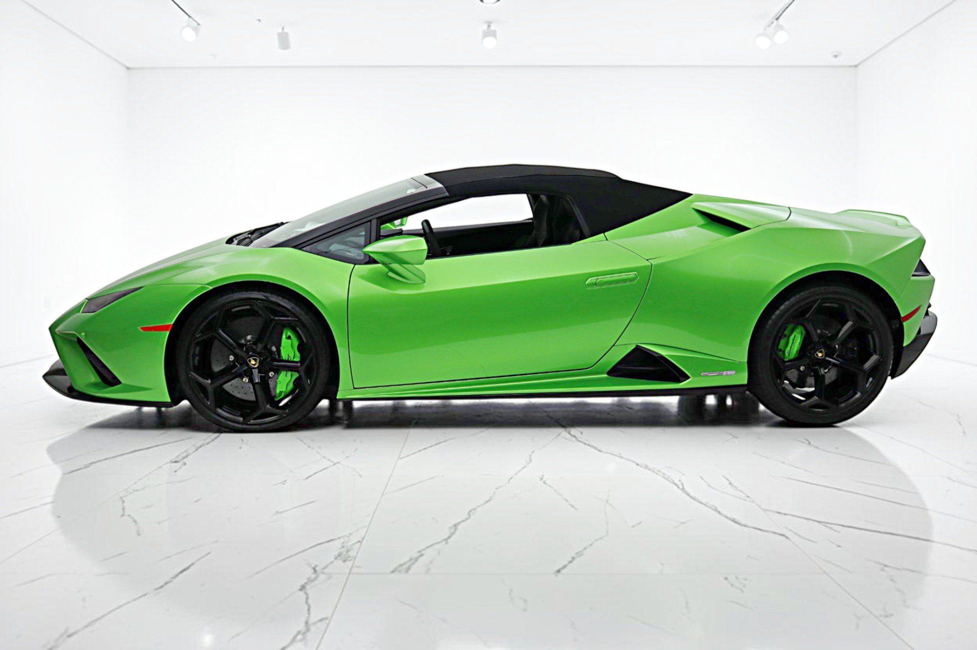 Used 2023 Lamborghini Huracan EVO RWD image 22