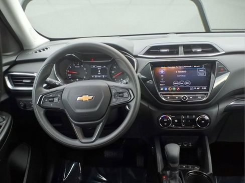 Certified 2023 Chevrolet TrailBlazer LT w/ Convenience Package AWD/4WD image 10