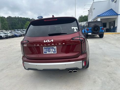 Used 2023 Kia Telluride EX w/ EX Captain's Chair Package FWD image 14