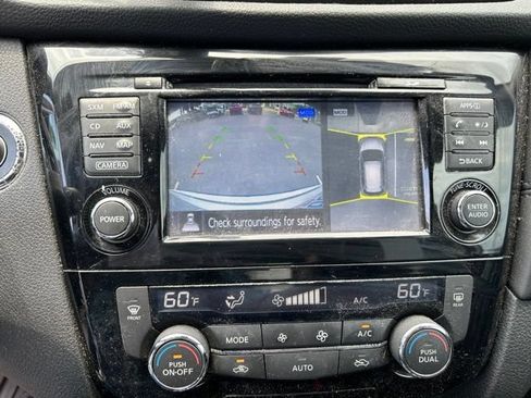 Used 2017 Nissan Rogue SL w/ SL Premium Package FWD image 32