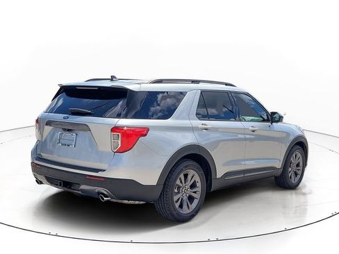 Used 2022 Ford Explorer XLT w/ Equipment Group 202A RWD image 5