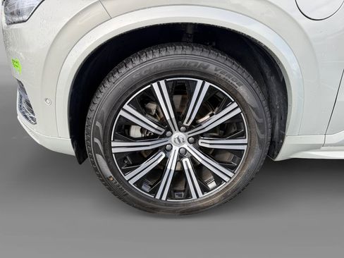 Used 2022 Volvo XC90 T8 Inscription image 9