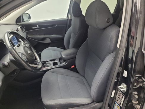 Used 2018 Kia Sorento LX image 17