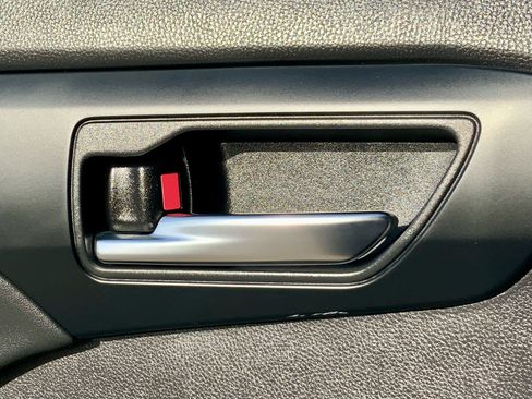 Used 2021 Toyota Highlander XLE image 52