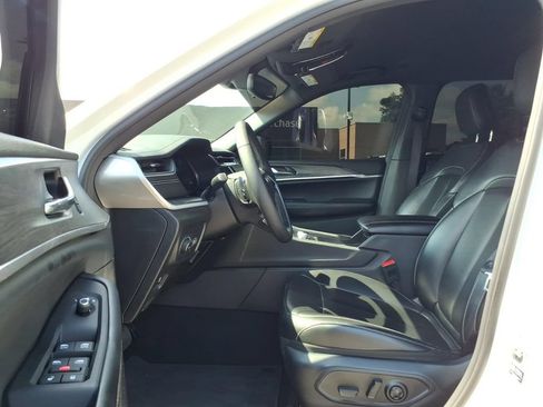 Used 2024 Jeep Grand Cherokee L Limited RWD image 17