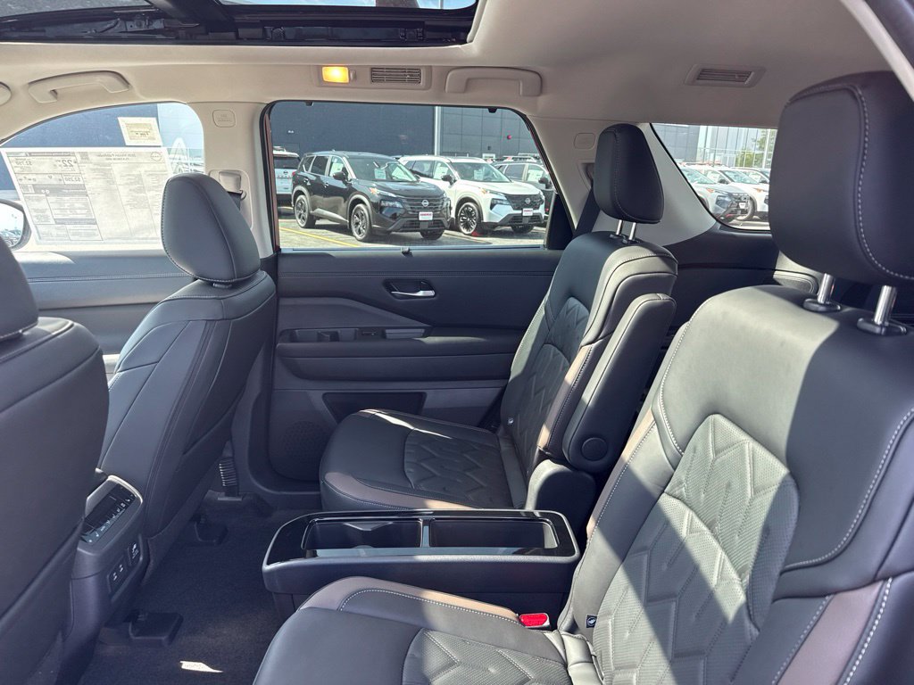 New 2026 Nissan Pathfinder Platinum AWD/4WD image 31