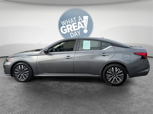 Used 2024 Nissan Altima 2.5 SV image 7