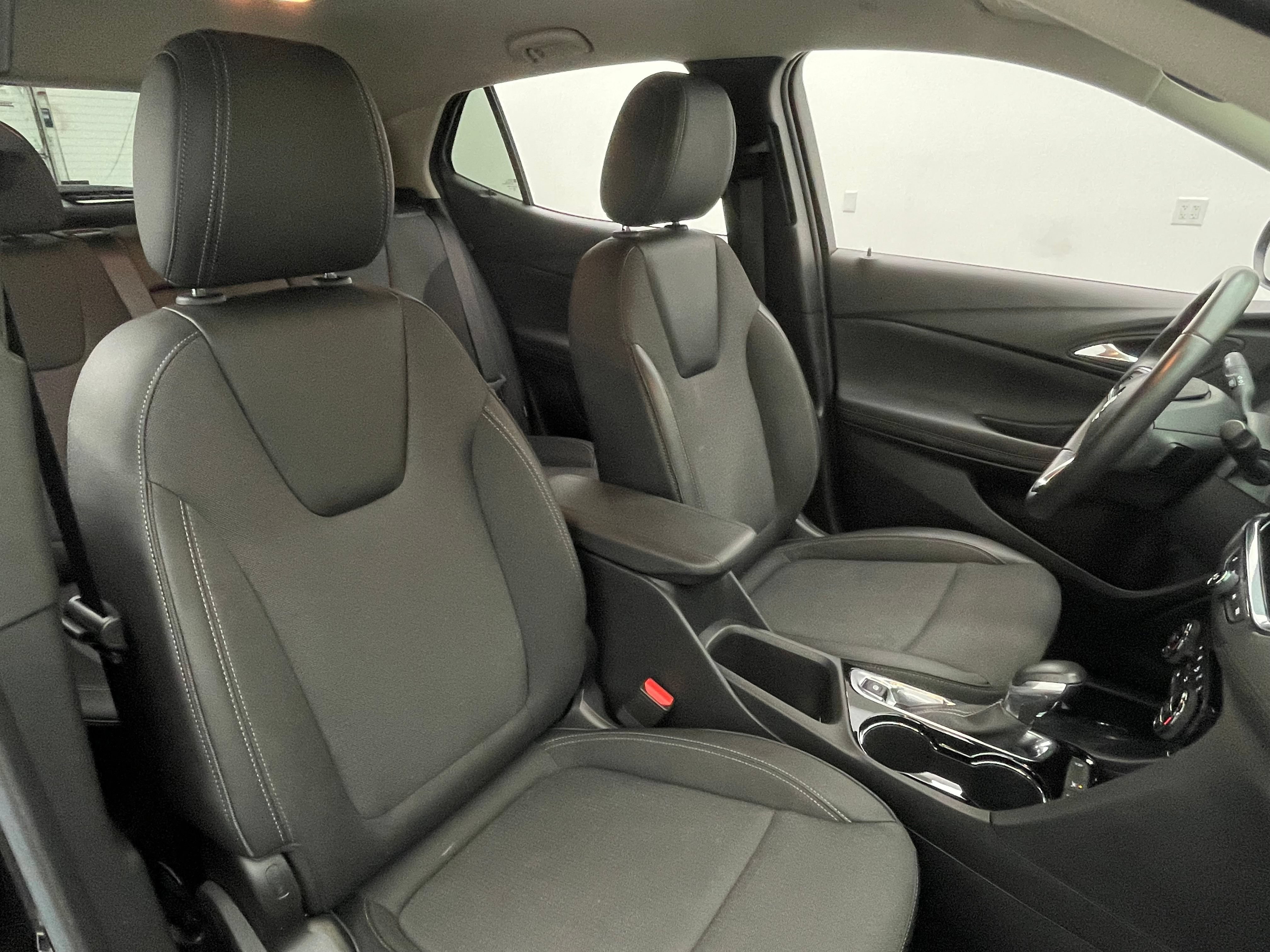 Used 2023 Buick Encore GX Select FWD image 31
