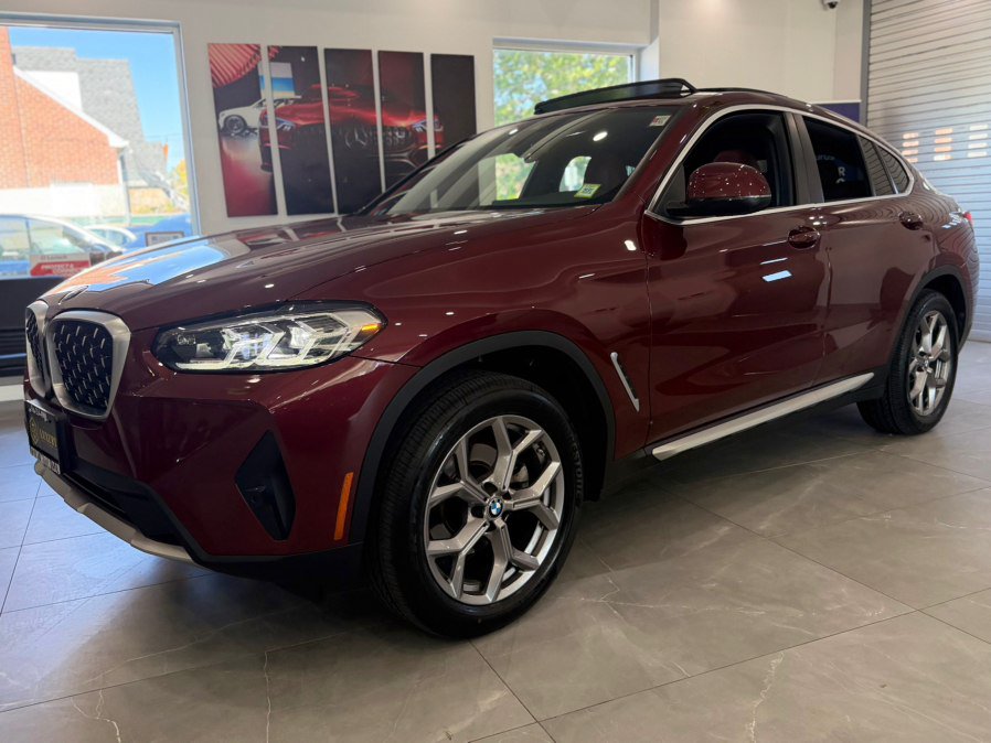 Used 2023 BMW X4 xDrive30i w/ Premium Package AWD/4WD image 4