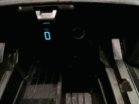 Used 2018 Ford Explorer XLT w/ Equipment Group 202A FWD image 32