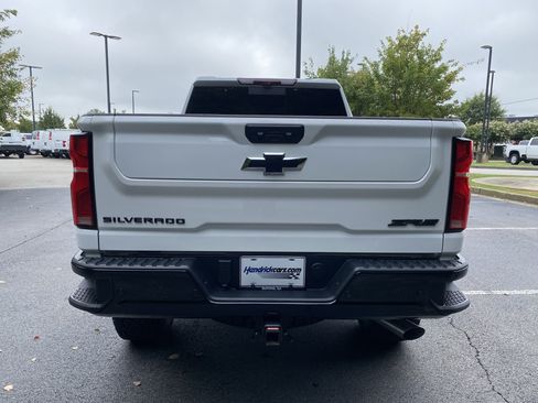 Used 2026 Chevrolet Silverado 2500 ZR2 w/ LPO, Dark Essentials Package AWD/4WD image 8