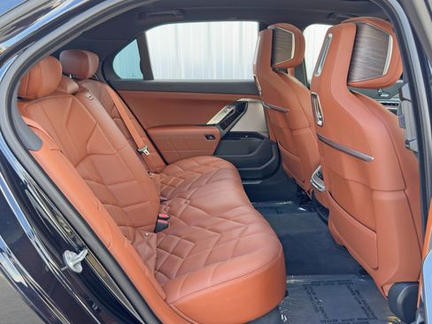 Used 2023 BMW 760i xDrive image 53