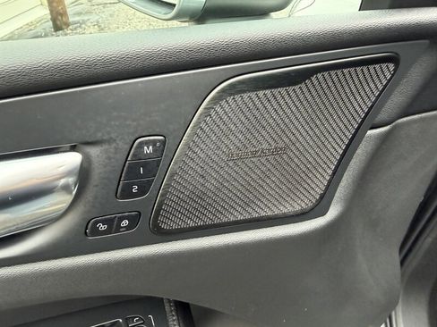 Used 2020 Volvo XC60 T5 Momentum image 17