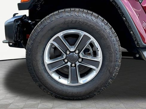 Used 2022 Jeep Wrangler Unlimited Sahara AWD/4WD image 33
