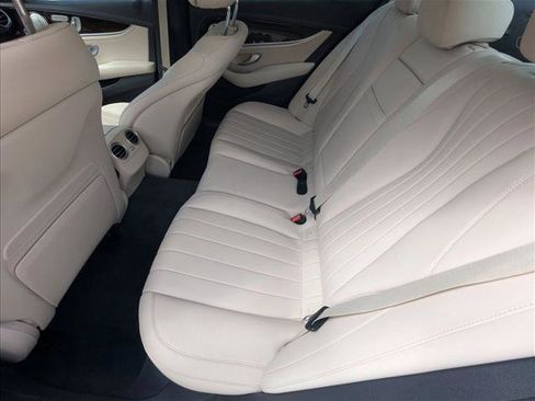 Used 2023 Mercedes-Benz E 350 4MATIC Sedan image 20