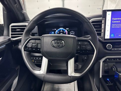 Used 2025 Toyota Tundra Platinum AWD/4WD image 18