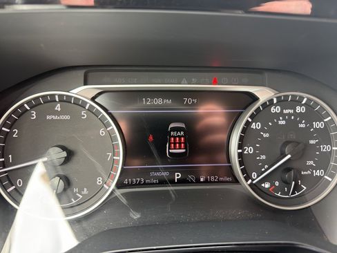 Used 2025 Nissan Pathfinder SV image 15