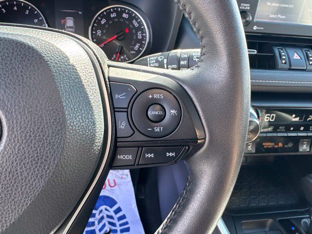 Used 2022 Toyota RAV4 XLE Premium AWD/4WD image 19