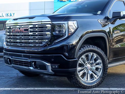 Used 2023 GMC Sierra 1500 Denali AWD/4WD image 3