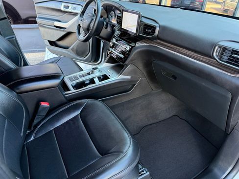 Certified 2023 Ford Explorer Limited w/ Equipment Group 301A image 17