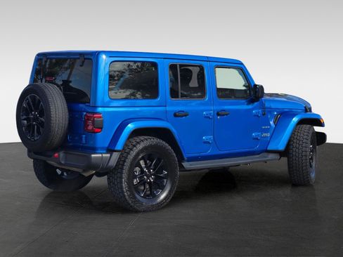 Used 2022 Jeep Wrangler Unlimited Sahara image 4