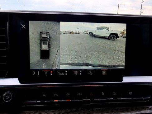 Used 2025 Chevrolet Silverado 1500 LT AWD/4WD image 51