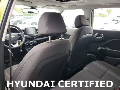Certified 2023 Hyundai Venue SEL image 25