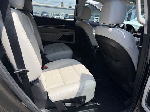 Used 2021 Kia Telluride EX w/ EX Premium Package FWD image 18