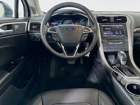 Used 2015 Ford Fusion SE w/ Equipment Group 202A image 24