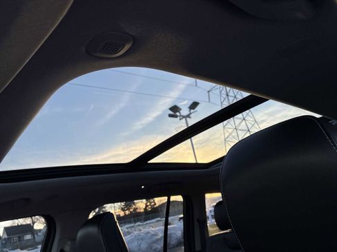 Used 2023 Jeep Grand Cherokee Limited image 19