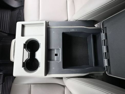 Used 2022 Ford F250 XL w/ Power Equipment Group AWD/4WD image 32