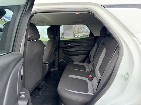 Used 2025 Chevrolet TrailBlazer LT w/ Convenience Package image 8