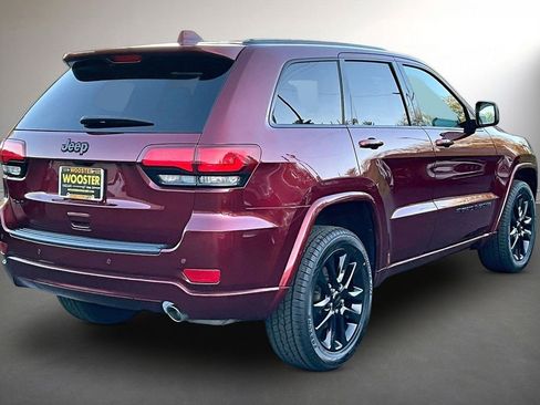 Used 2022 Jeep Grand Cherokee Laredo X AWD/4WD image 5