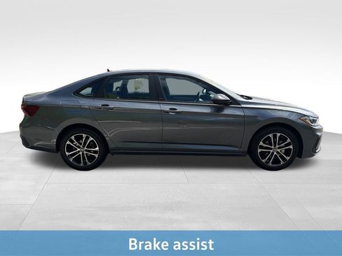 Used 2025 Volkswagen Jetta Sport FWD image 9