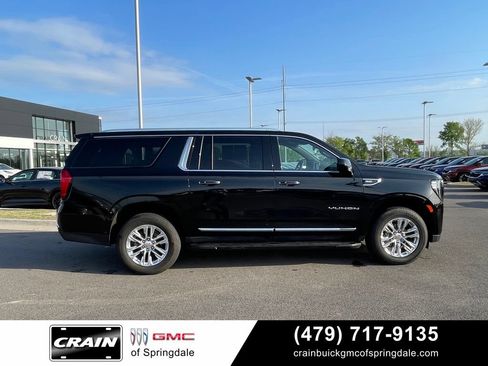 Used 2023 GMC Yukon XL SLT AWD/4WD image 7