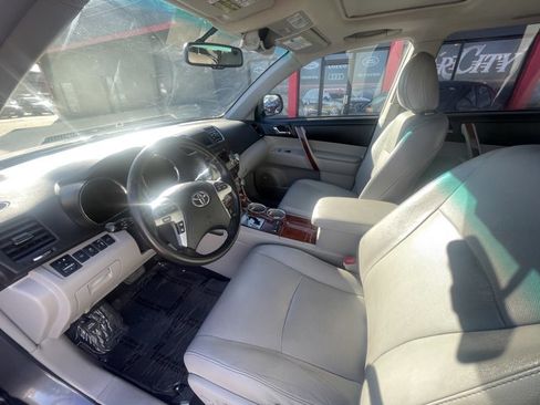 Used 2012 Toyota Highlander Limited w/ Tow Pkg AWD/4WD image 11