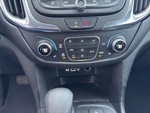 Used 2022 Chevrolet Equinox LT AWD/4WD image 12