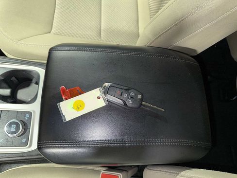 Used 2021 Ford Explorer Base image 33