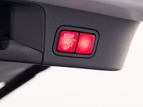 Used 2022 Mercedes-Benz GLB 250 4MATIC image 35