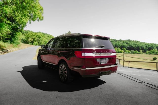 Used 2021 Lincoln Navigator Reserve w/ Luxury Package AWD/4WD image 2