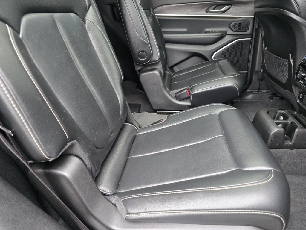 Used 2021 Jeep Grand Cherokee L Limited RWD image 20