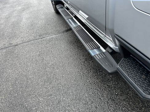 Used 2023 GMC Sierra 2500 SLE w/ SLE Value Package; image 9