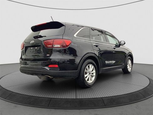 Used 2020 Kia Sorento LX image 7