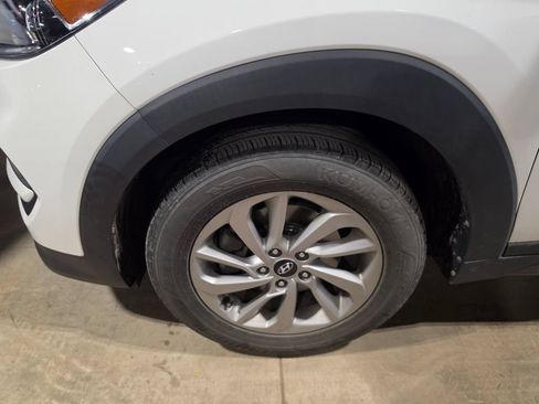 Used 2016 Hyundai Tucson SE w/ Option Group 02 AWD/4WD image 3