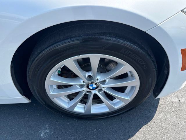 Used 2017 BMW 320i xDrive Sedan AWD/4WD image 12