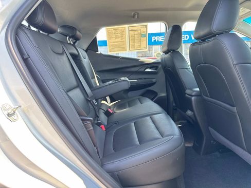 Used 2022 Chevrolet Bolt LT w/ Infotainment Package image 23