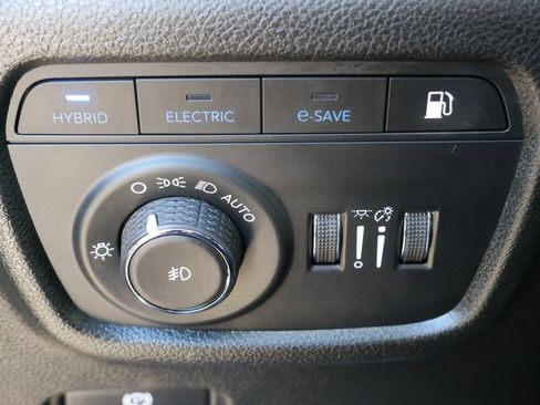 Used 2023 Jeep Grand Cherokee 4WD 4xe image 28