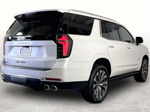 Used 2025 Chevrolet Tahoe High Country AWD/4WD image 2
