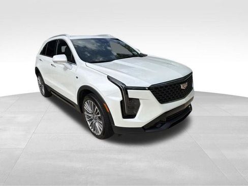 Certified 2024 Cadillac XT4 Premium Luxury AWD/4WD image 3