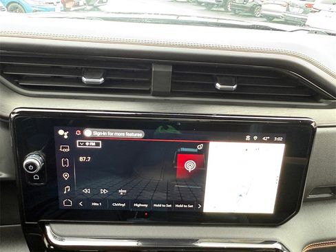 Used 2022 GMC Sierra 1500 AT4 w/ AT4 Premium Package image 18